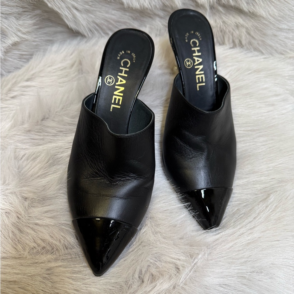 Chanel Black Mules with Patent Leather Cap Toe - Picture 2 of 9